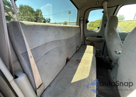 2000 Ford F150 z USA, uszkodzony, nr VIN 1FTZX1724YKA94044